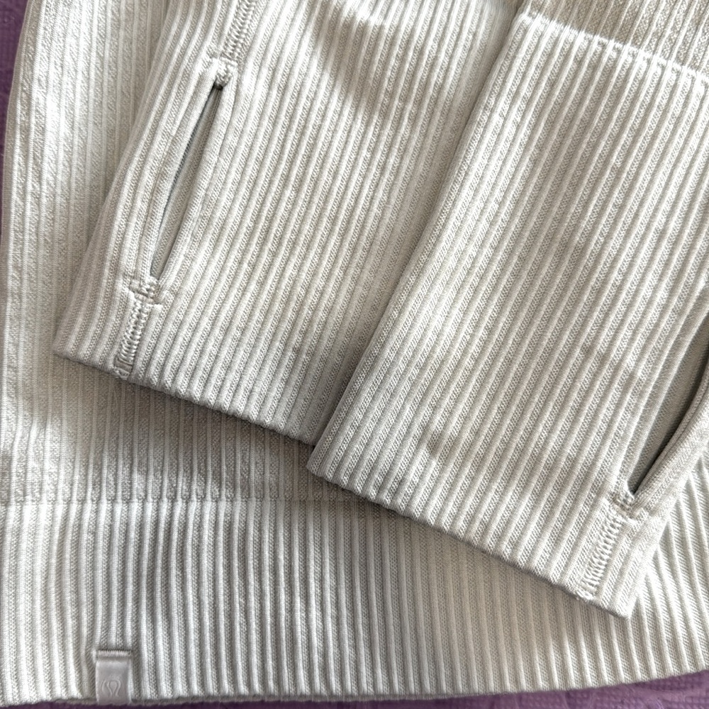 Rest Less Pullover ,Size 6, - Picture 6 of 6